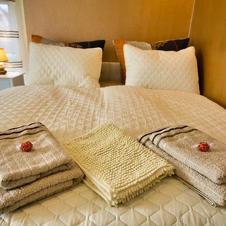 Mycozyplace - Zwei Gemuetliche Zimmer Fuer Vier เดรสเดน ภายนอก รูปภาพ